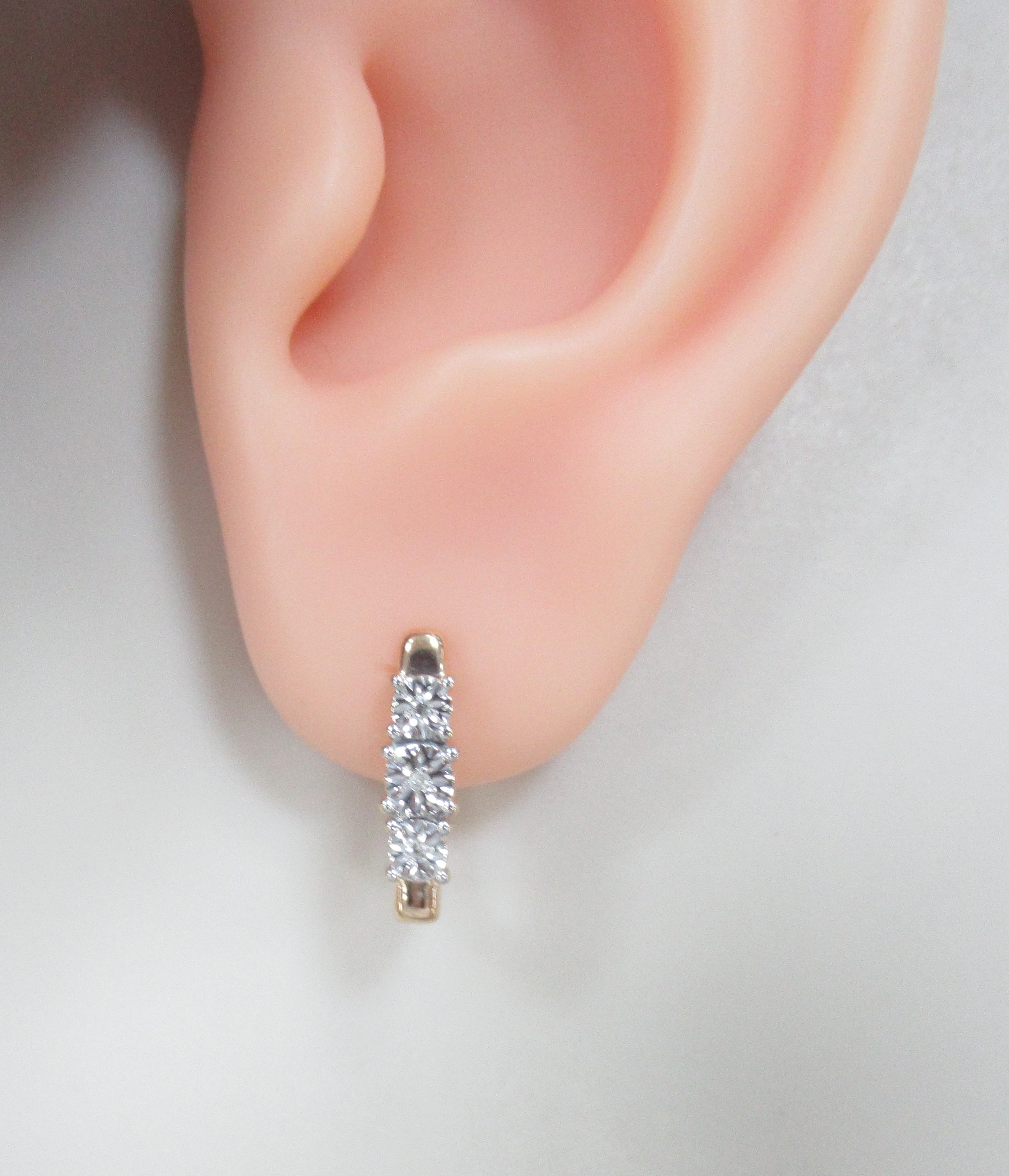 Серебряные серьги с бриллиантами